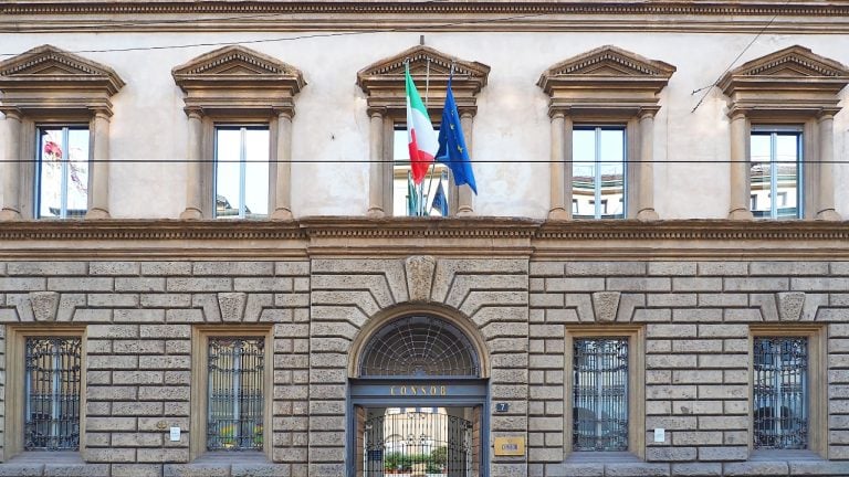 Il regolatore italiano avverte che Binance Crypto Exchange non è autorizzato a fornire servizi di investimento in Italia